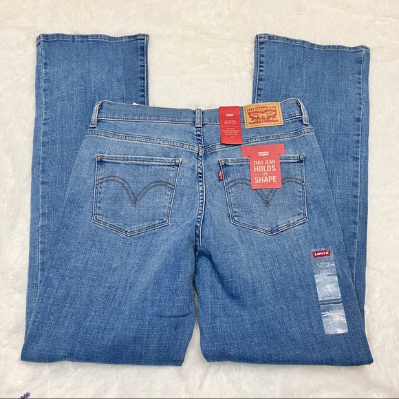 NEW Levi’s Classic Bootcut Jeans Light Wash - Picture 4 of 5